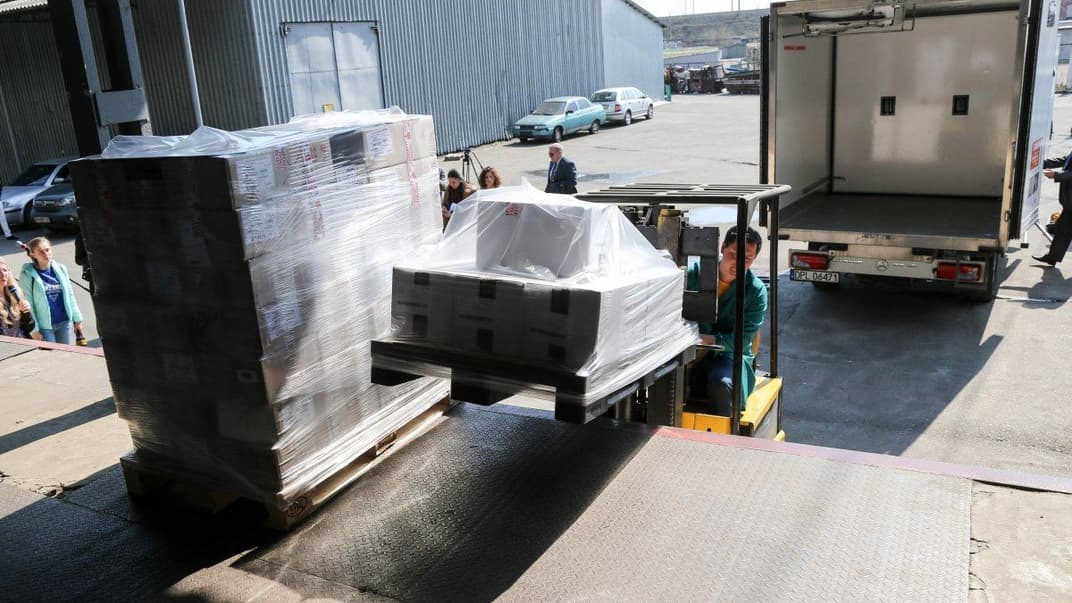 Партия медикаментов для лечения онкологических заболеваний прибыла на склад госпредприятия «Укрмедпостач», Киев, 3 апреля 2017 года