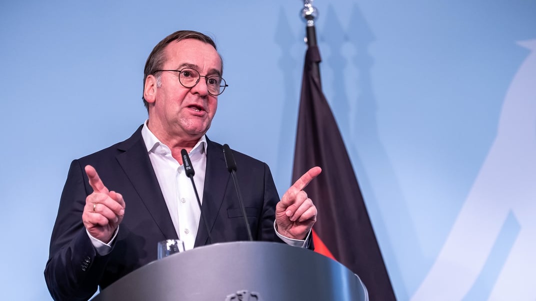 Министр обороны Германии Борис Писториус во время совместной пресс-конференции со своим украинским коллегой Рустемом Умеровым, 6 марта 2025 года