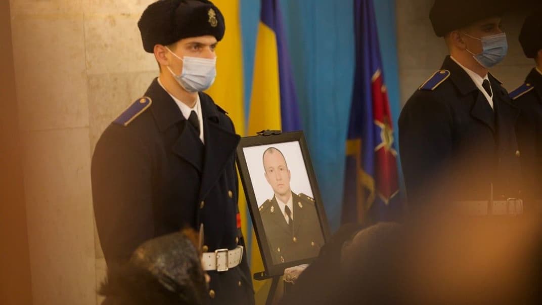 Прощание с погибшими при стрельбе на заводе «Южмаш»