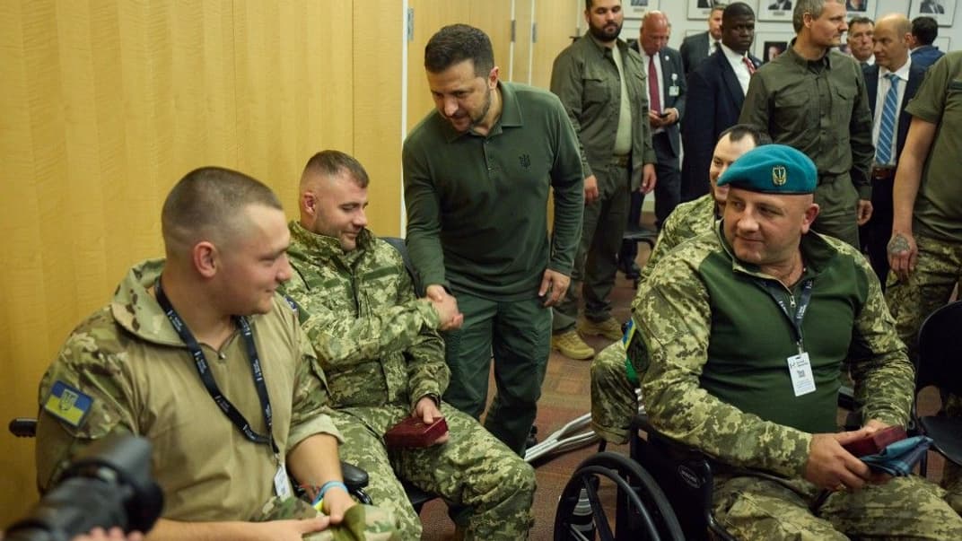 Володимир Зеленський у клініці Staten Island University Hospital у Нью-Йорку, де лікують українських військових, 18 вересня 2023 року