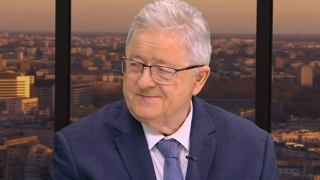 Чеслав Секерский во время интервью для TVP Info