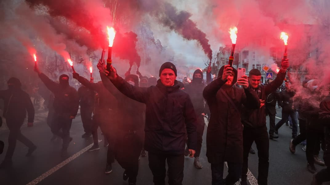 Протестувальники вирушили до Офісу генпрокурора, вимагаючи звільнення активіста Сергія Стерненка та відставки генпрокурорки Ірини Венедіктової, Київ.