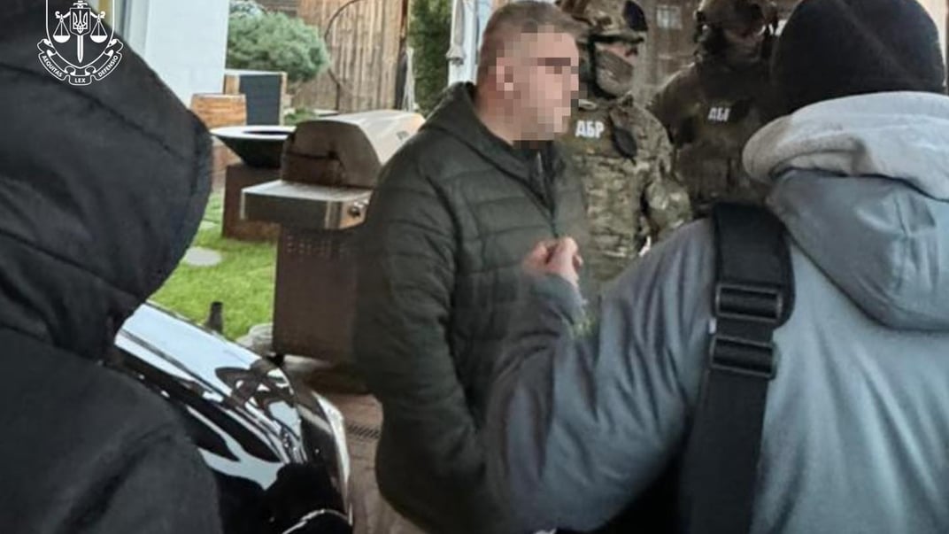 Слідчі оголошують підозру одному з фігурантів справи