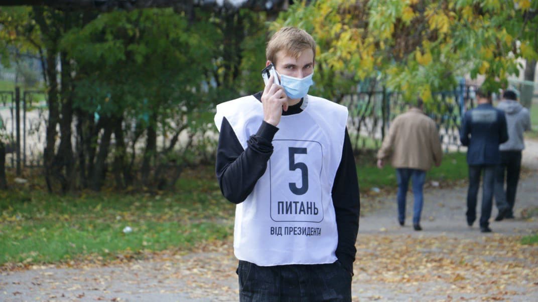 Как проходит «опрос» Зеленского? Не везде, непонятно и, похоже, с нарушениями