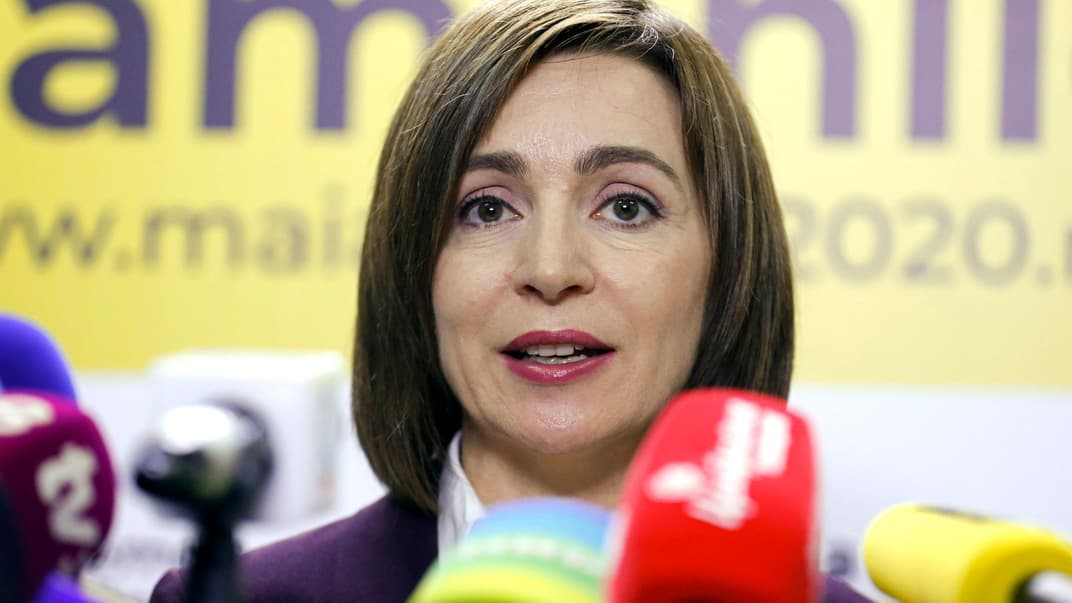 Мая Санду виступає перед ЗМІ у своєму передвиборчому штабі в Кишиневі, Молдова, в понеділок, 16 листопада 2020 року