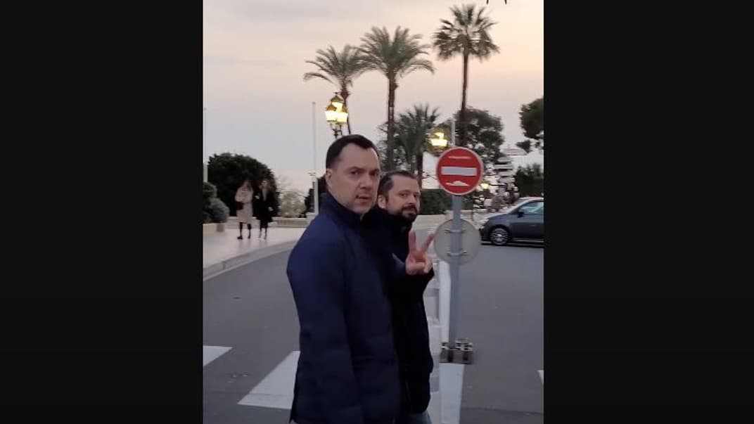 Арестовича помітили в Монако. Перед цим він був у США