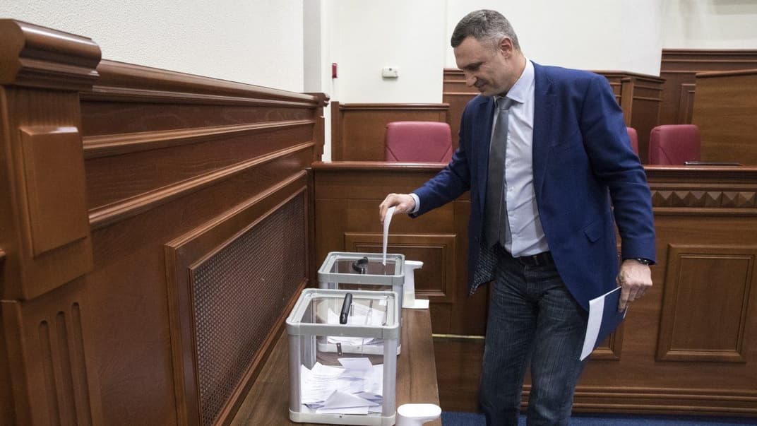 Мэр Киева Виталий Кличко во время заседания Киевсовета, Киев, 3 декабря 2020 года