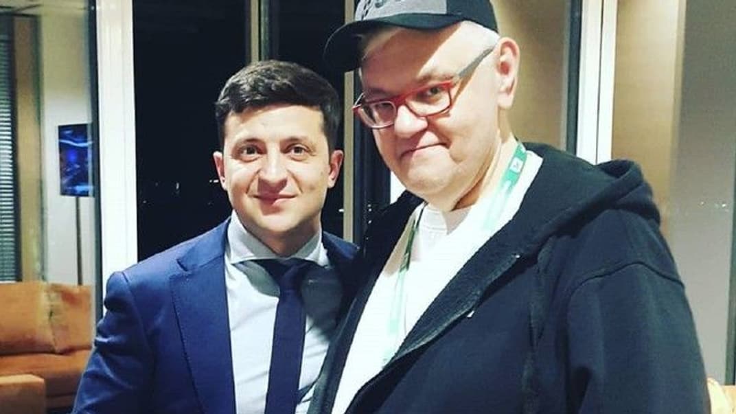 Президент України Володимир Зеленський (ліворуч) так актор, гуморист Сергій Сивохо (праворуч)