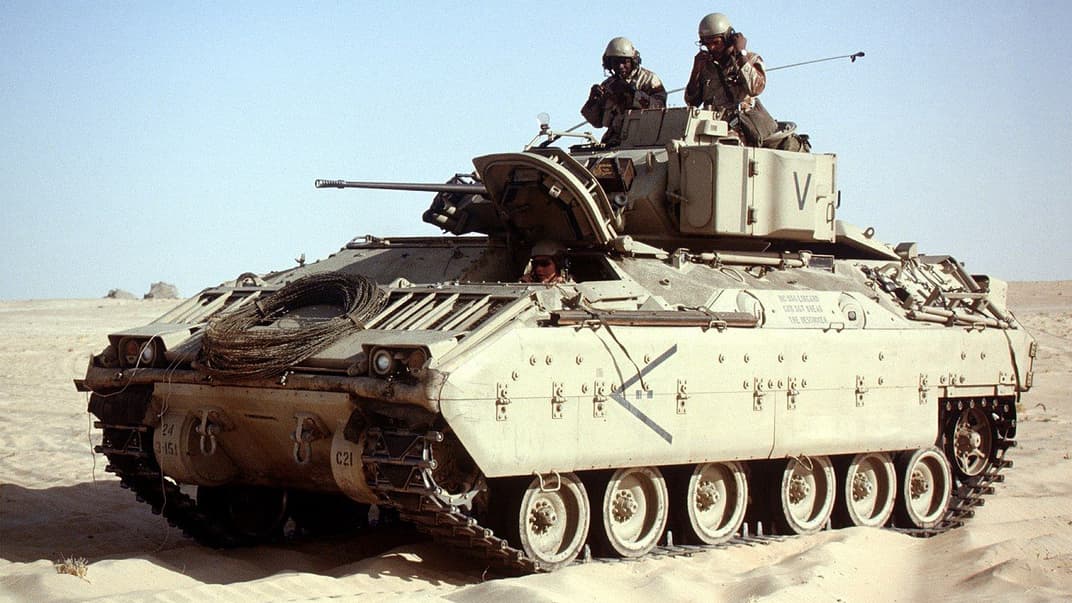 M2A1 Bradley під час війни в Перській затоці, січень 1991 рік.