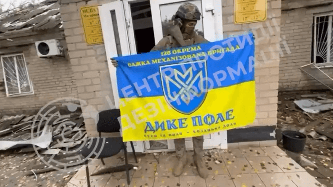 Військовий 128-ї окремої механізованої бригади в Малокатеринівці Запорізької області