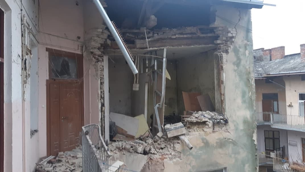 У Львові внаслідок вибуху у квартирі постраждали двоє людей