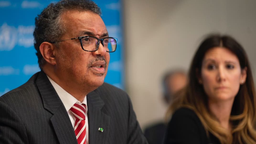 Генеральний директор ВООЗ Тедрос Адханом Гебреєсус оголошує пандемію у зв'язку зі спалахом SARS-CoV-2 під час пресконференції в Женеві, Швейцарія, 11 березня 2020 року