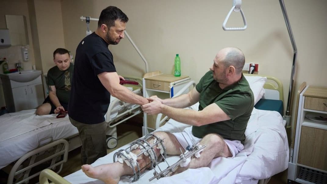 Владимир Зеленский посетил реабилитационный центр в Ивано-Франковске, 30 июля 2023 года