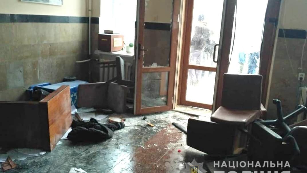 У Жмеринці невідомі в масках намагалися зірвати сесію міської ради