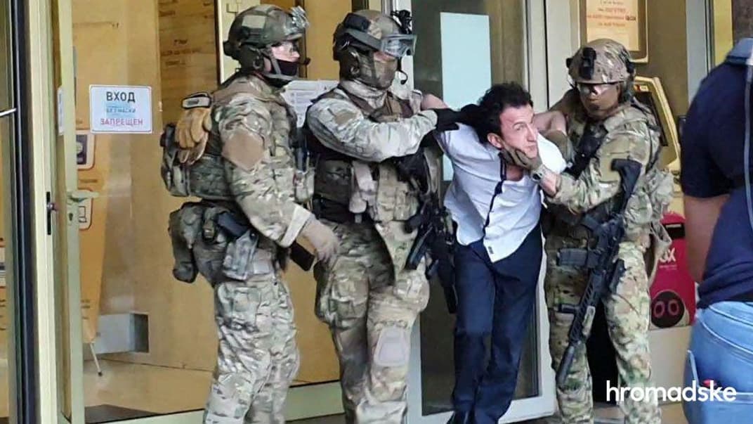 Задержание мужчины, который в центре Киева захватил отделение банка и заложницу, 3 августа 2020 года