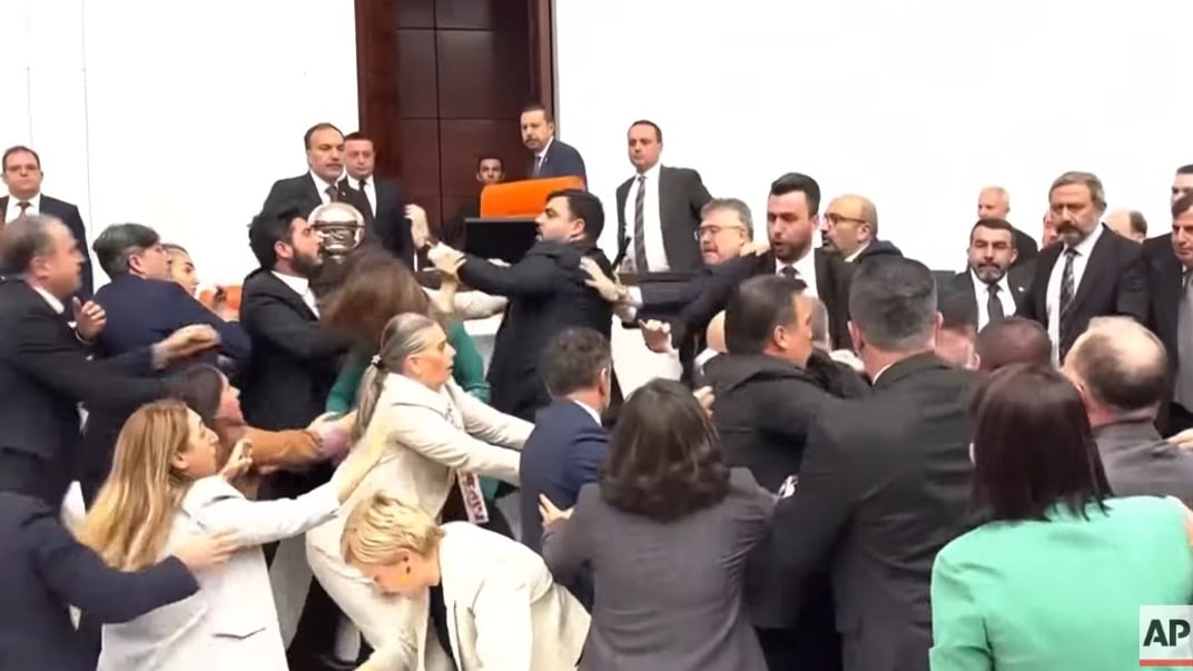 Депутаты турецкого парламента подрались во время дебатов, 16 августа 2024 года