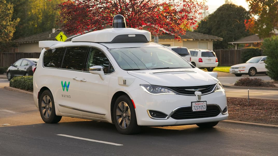 Самокероване авто Waymo, фото листопада 2017 року