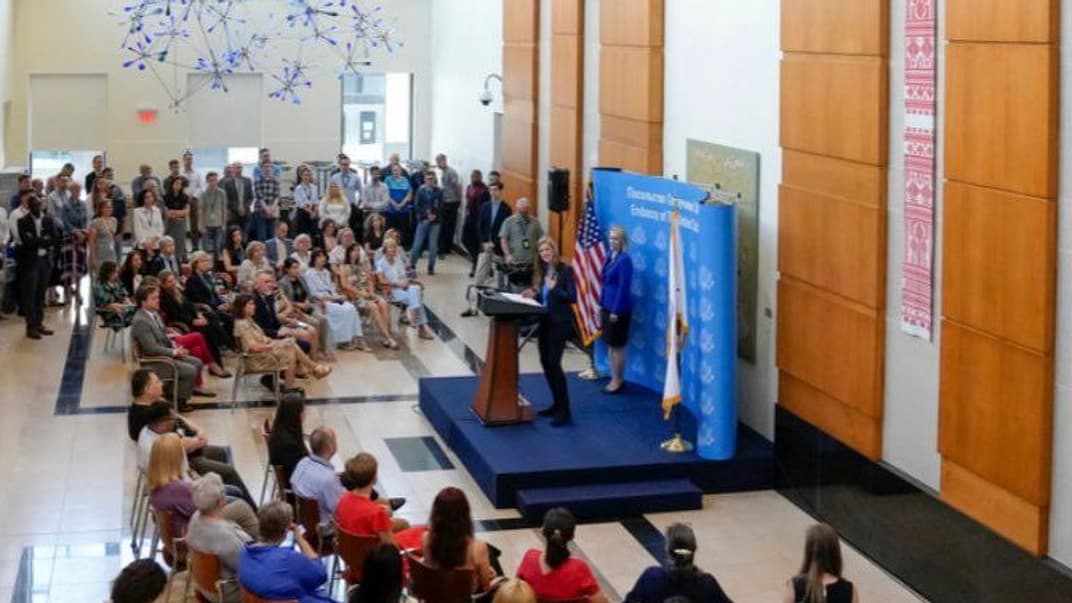 Глава USAID Саманта Павер в посольстве США в Киеве