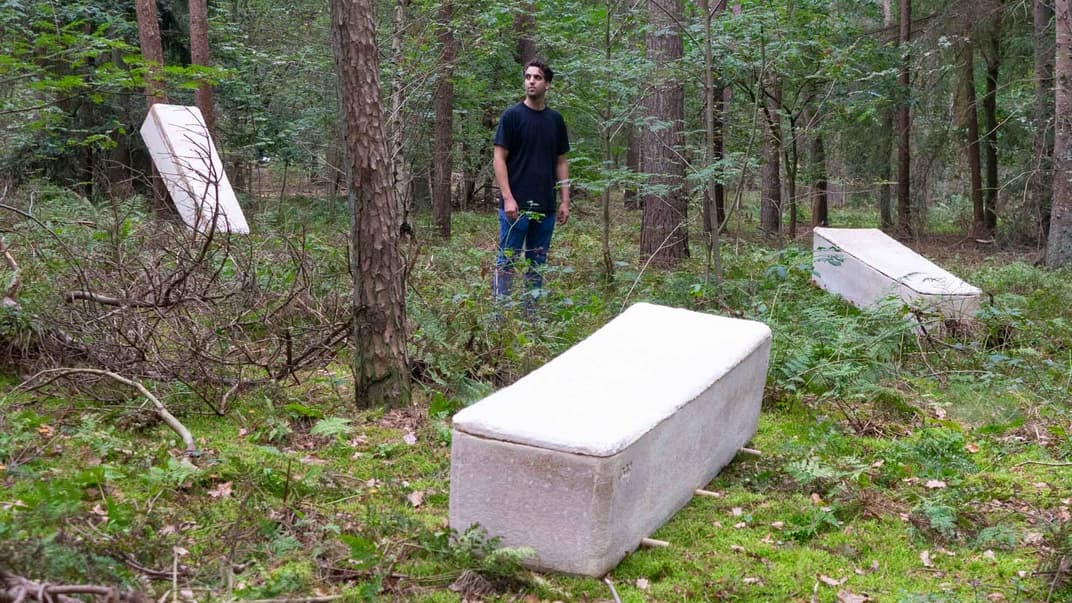 Рекламное фото гробов, которые нидерландская компания Loop производит из мицелия грибов