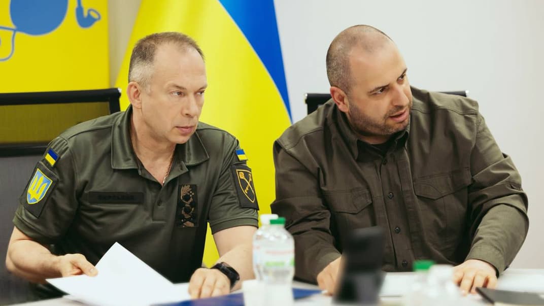 Головнокомандувач ЗСУ Олександр Сирський та міністр оборони Рустем Умєров