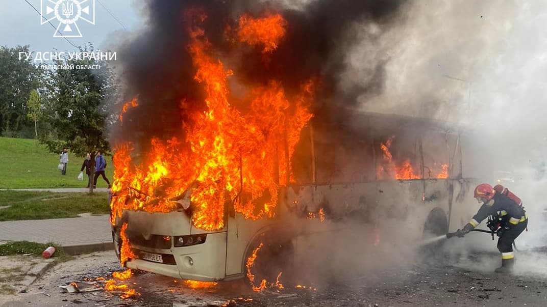 Во Львове вспыхнул рейсовый автобус, 5 октября 2023 года