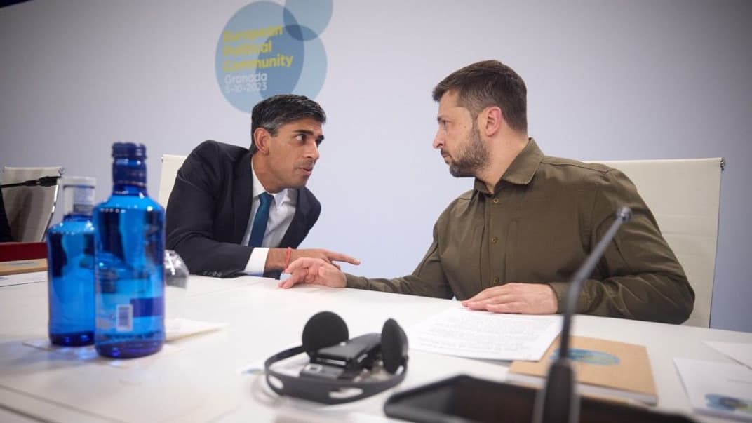 Прем’єр-міністр Великої Британії Ріші Сунак із президентом України Володимиром Зеленським у Гранаді, Іспанія, 5 жовтня 2023 року