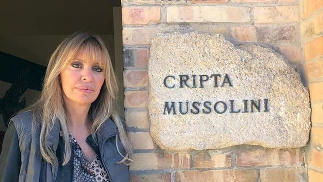 Президент Володимир Зеленський зняв санкції з онучки італйського диктатора Александри Муссоліні, яка була наглядачкою за «виборами» у самопроголошених «Д/ЛНР», архів