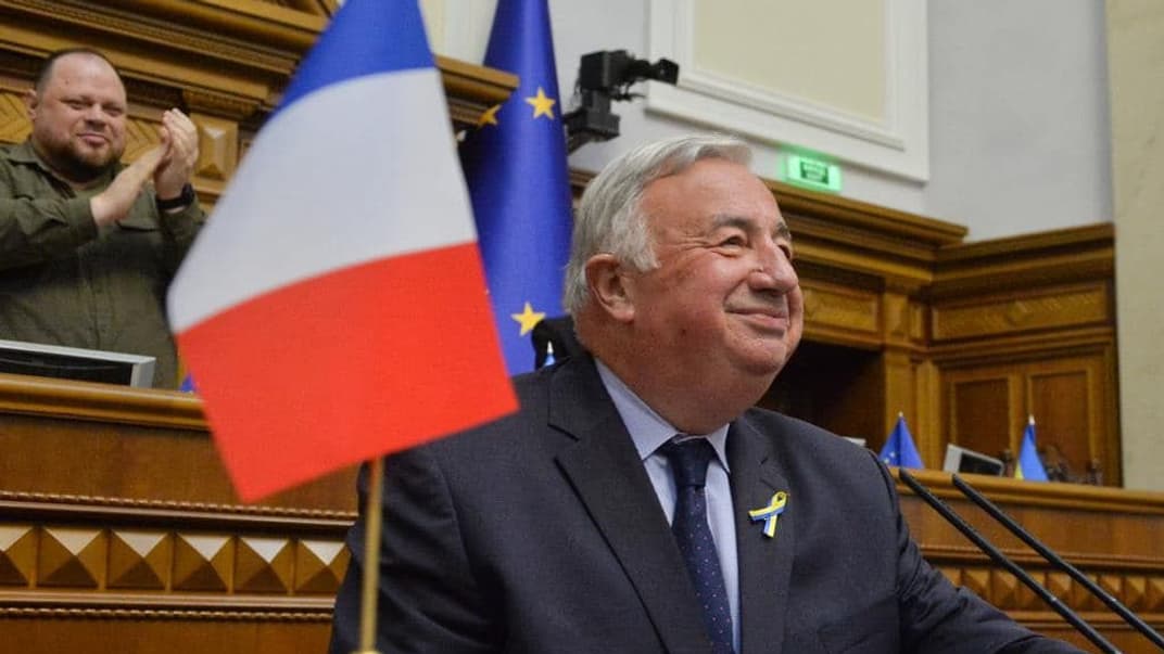 Голова Сенату Франції Жерар Ларше у залі українського парламенту, 9 липня 2022 року