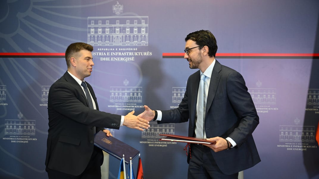 Заступник міністра розвитку громад та територій Сергій Деркач та міністр інфраструктури та енергетики Албанії Енеа Каракачі