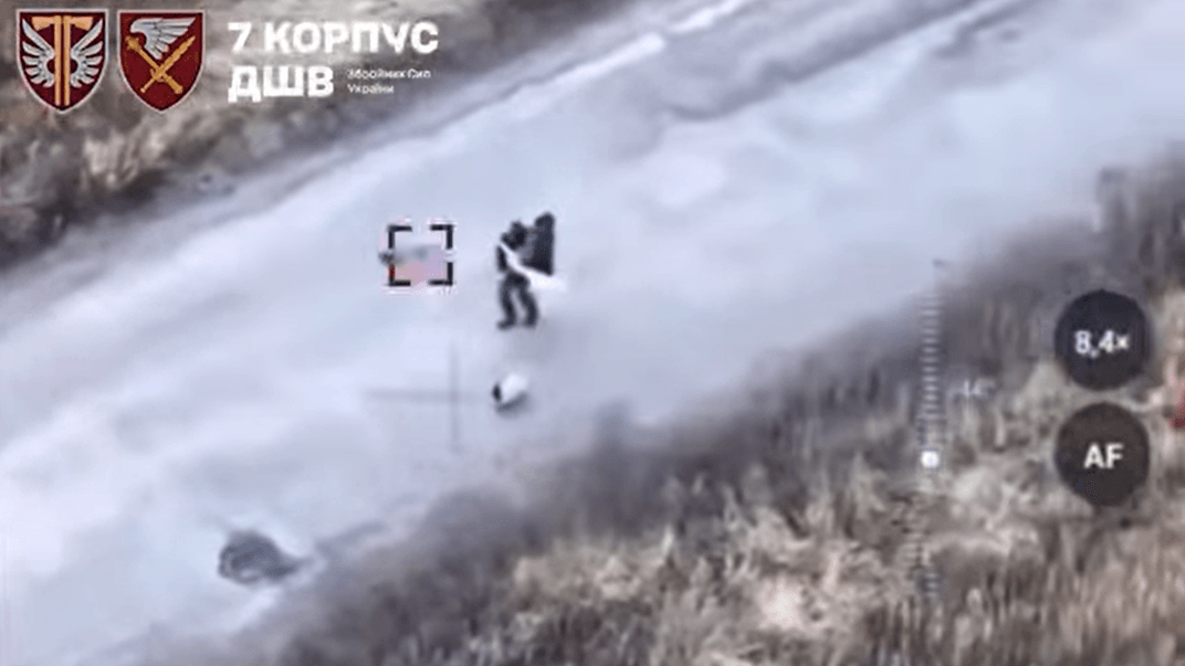 Момент удару по цивільних з білим прапором