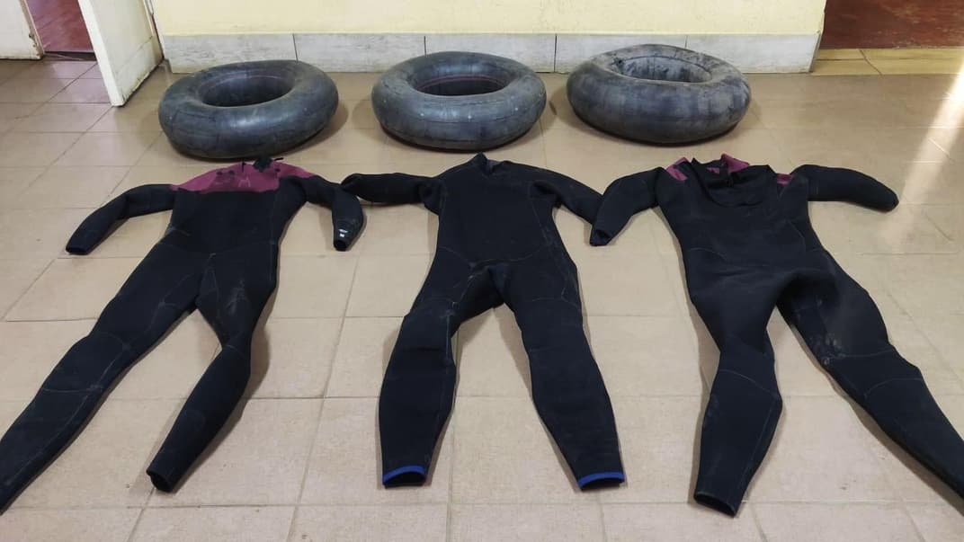 Спорядження чоловіків, які хотіли перепливати Тису