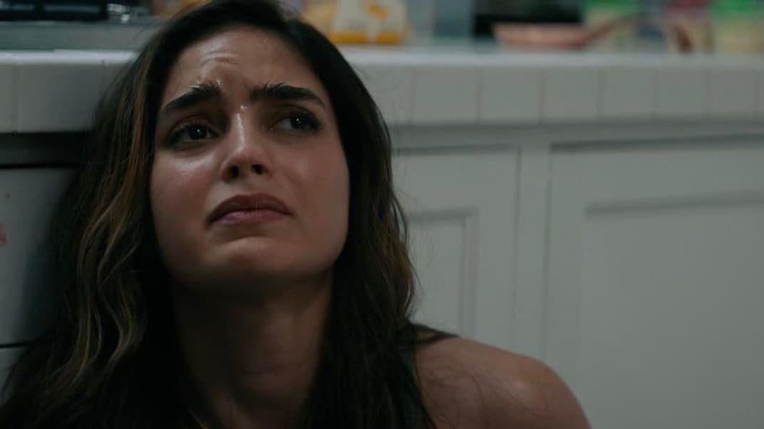 Мелисса Баррера играет Сэм Карпентер в фильме «Крик»