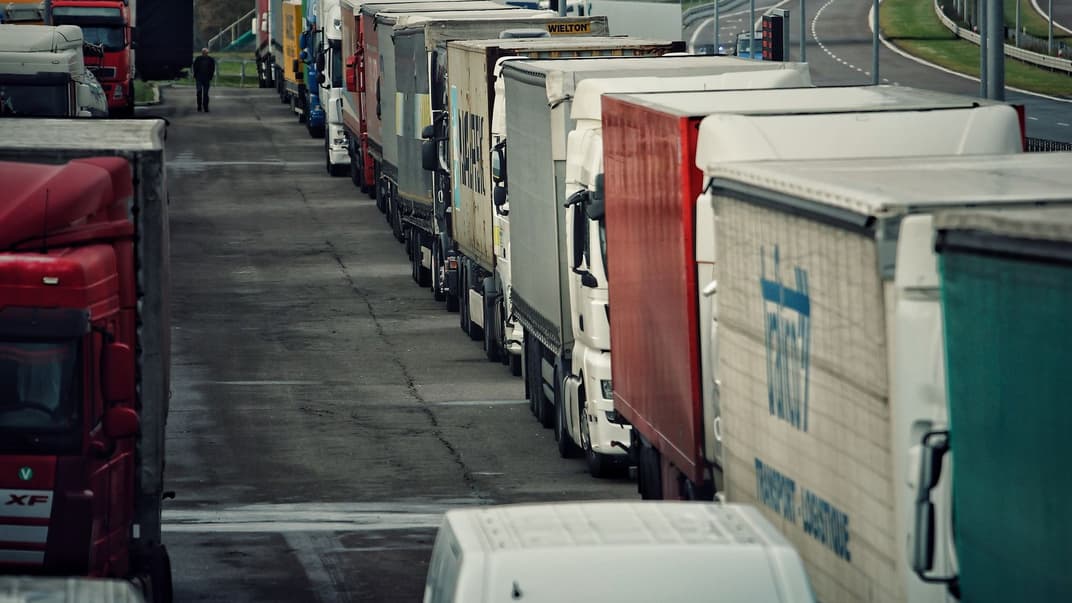 Вантажівки, заблоковані на кордоні з Польщею