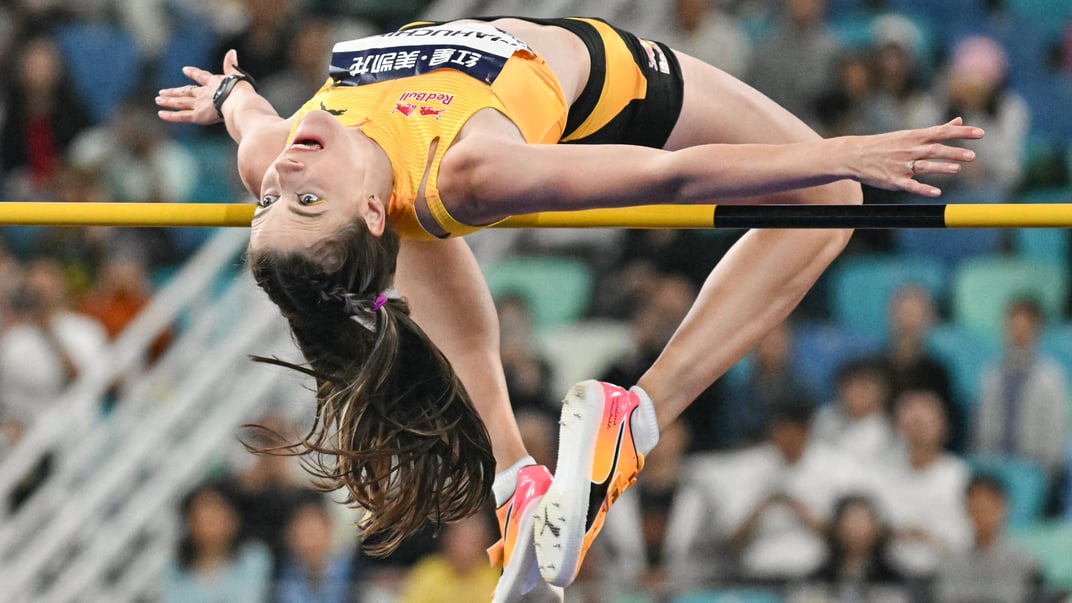 Українська спортсменка Ярослава Магучіх бере участь у змаганнях зі стрибків у висоту серед жінок під час змагань Діамантової ліги, 26 квітня 2025 року