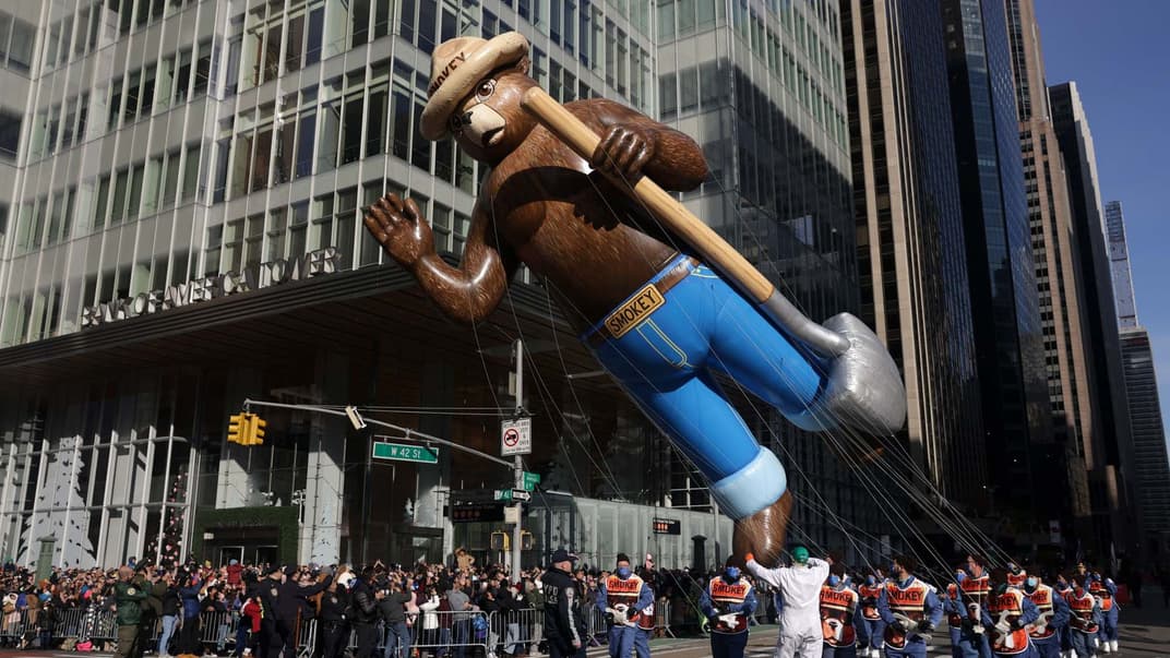 Парад на День благодарения в Центральном парке Нью-Йорка, 25 ноября 2021 года. В этом году в городе прошел полноценный парад, как в 2020-м ему помешала пандемия коронавируса