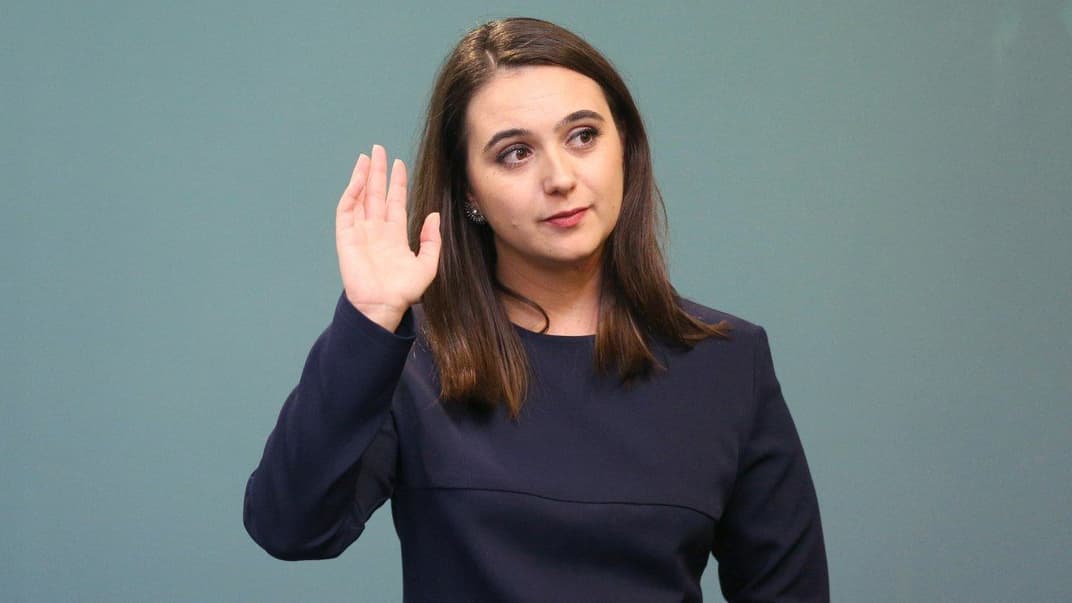 Пресс-секретарь президента Украины Юлия Мендель во время брифинга в Киеве, 1 октября 2019 года