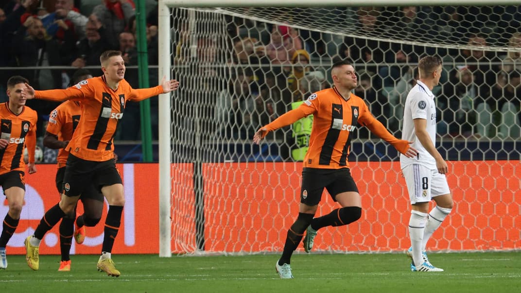 Игрок «Шахтера» Александр Зубков радуется забитому голу в ворота мадридского «Реала»