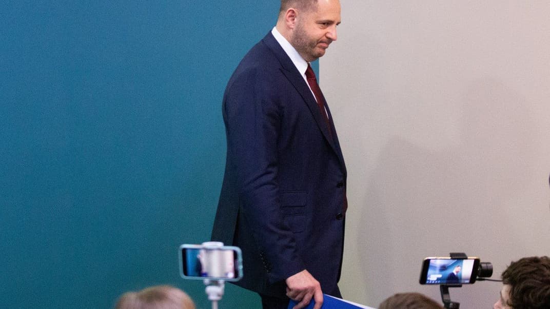 Руководитель Офиса президента Украины Андрей Ермак во время брифинга в Киеве, 12 февраля 2020 года