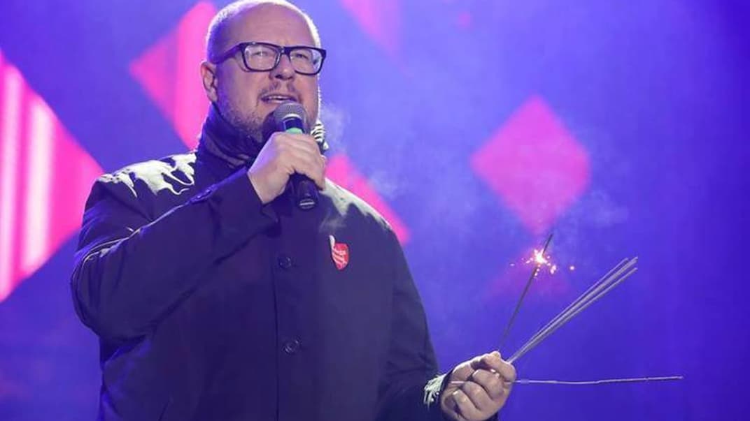 Мер міста Гданська Павел Адамовіч виступає під час різдвяного благодійного концерту у місті за декілька хвилин до нападу, Польща, 13 січня 2019 року