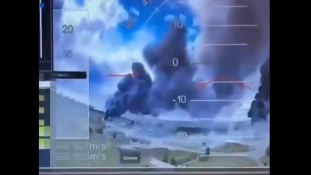 российский аэродром «Белая» во время атаки украинских дронов