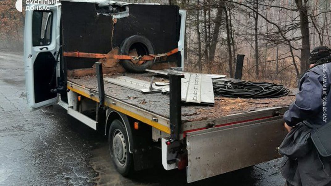 россияне нанесли удар по автомобилю коммунальщиков возле Славянска Донецкой области, 30 января 2026 года