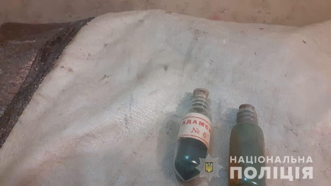 В харьковской школе во время ремонта нашли боевой яд