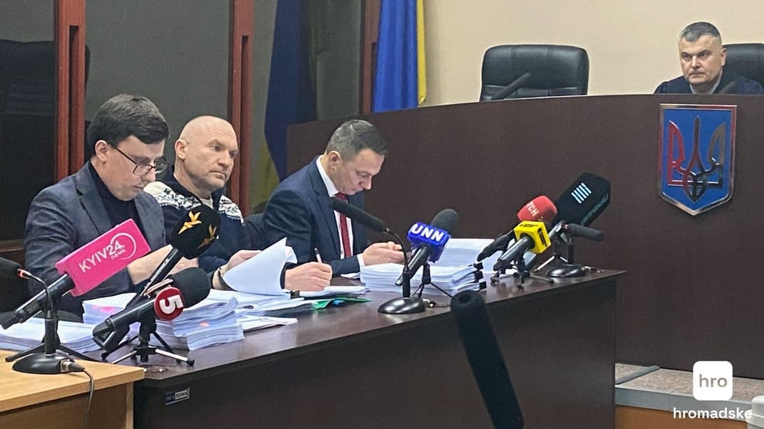 Бізнесмен Ігор Мазепа (посередині) в залі Печерського суду Києва, 19 січня 2024 року