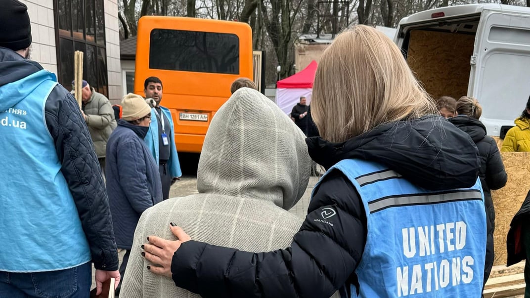 Ілюстративне фото. Співробітники ООН надають допомогу українцям під час російсько-української війни