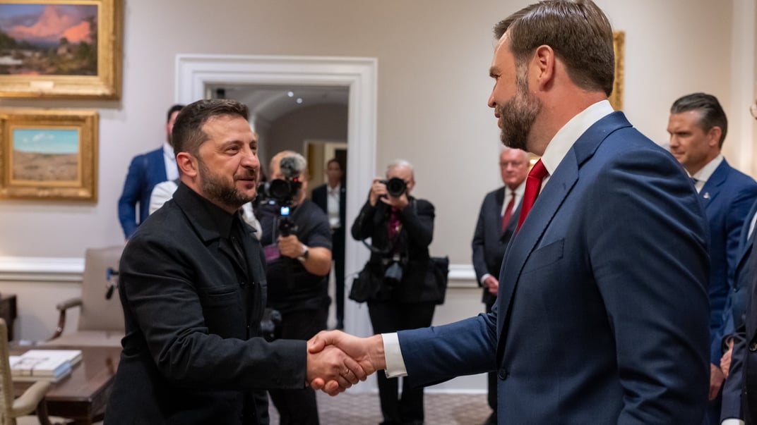 Президент України Володимир Зеленський та віцепрезидент США Джей Ді Венс у Білому домі, 18 серпня 2025 року