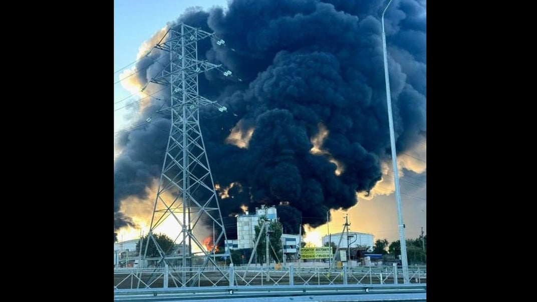 Через пожежу на нафтовому терміналі у Криму відселили понад тисячу людей