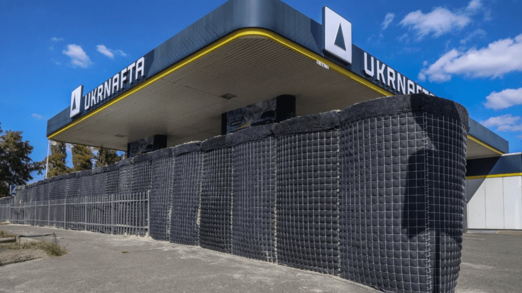 «Укрнафта» встановлює бетонні укриття у Києві та області