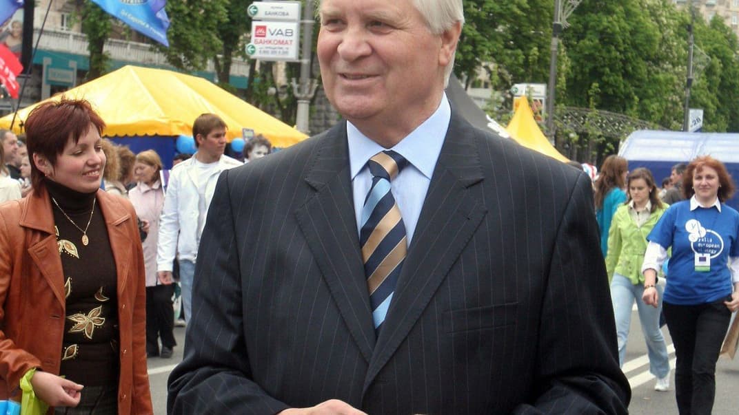 Бывший министр иностранных дел Украины Анатолий Зленко на праздновании Дня Европы в Киеве, 11 мая 2008 года