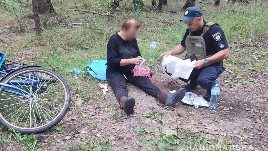 В Черниговской области на российской растяжке подорвалась женщина, которая пошла в лес за грибами, 12 августа 2022 года
