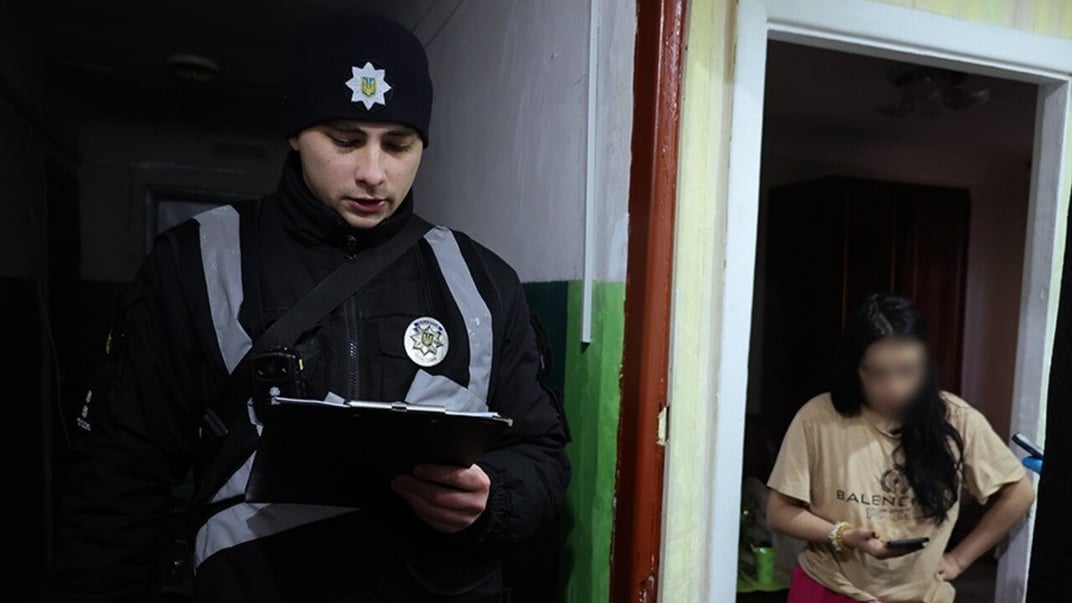 Жительку Запоріжжя підозрюють у продажі своєї місячної доньки